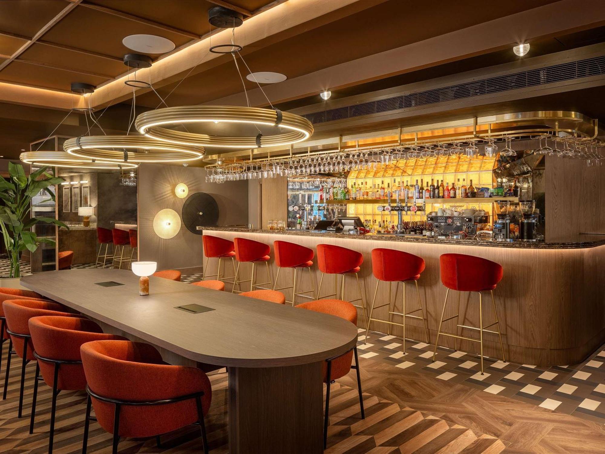 Mercure Earls Court 4*