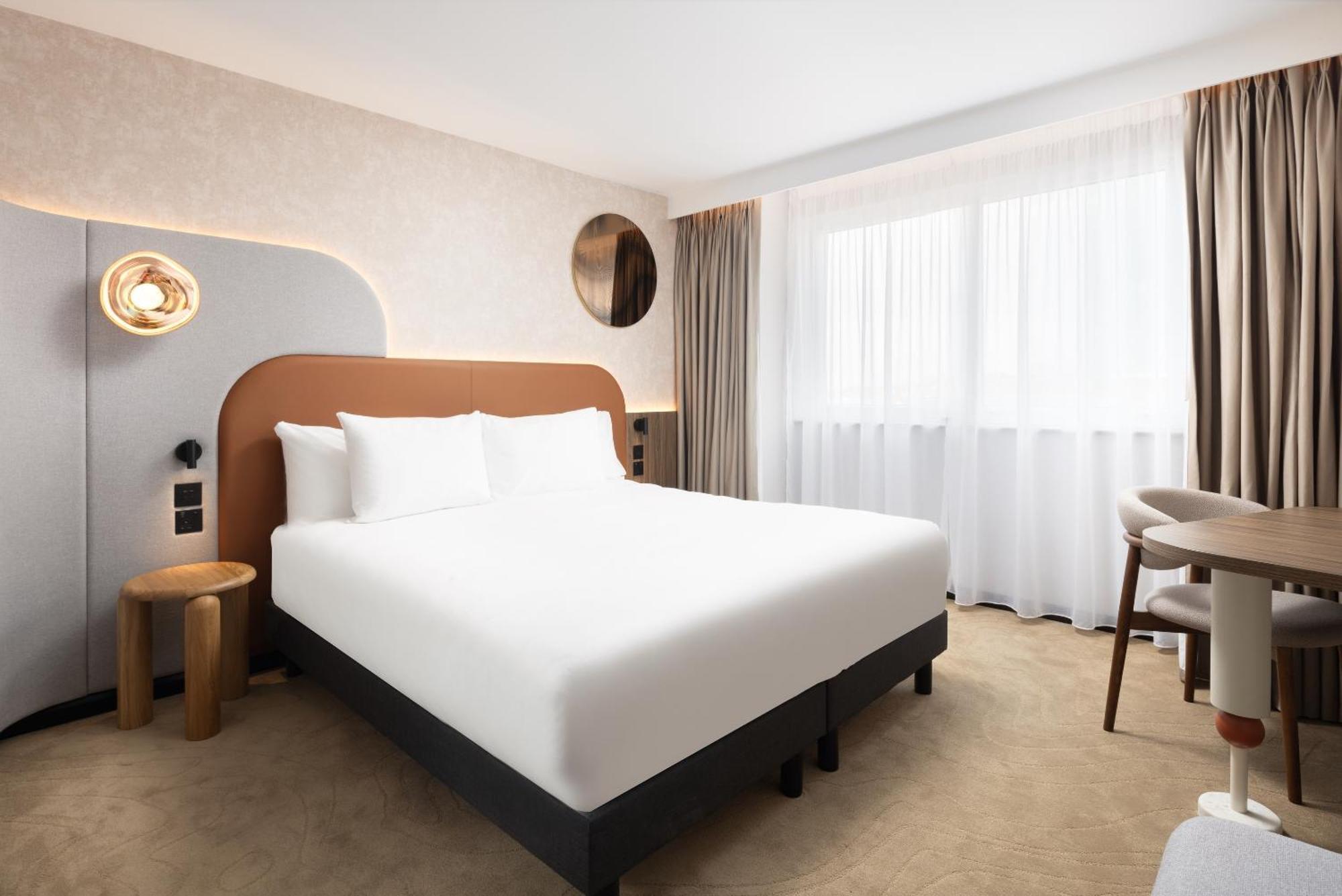 Mercure Earls Court 4*