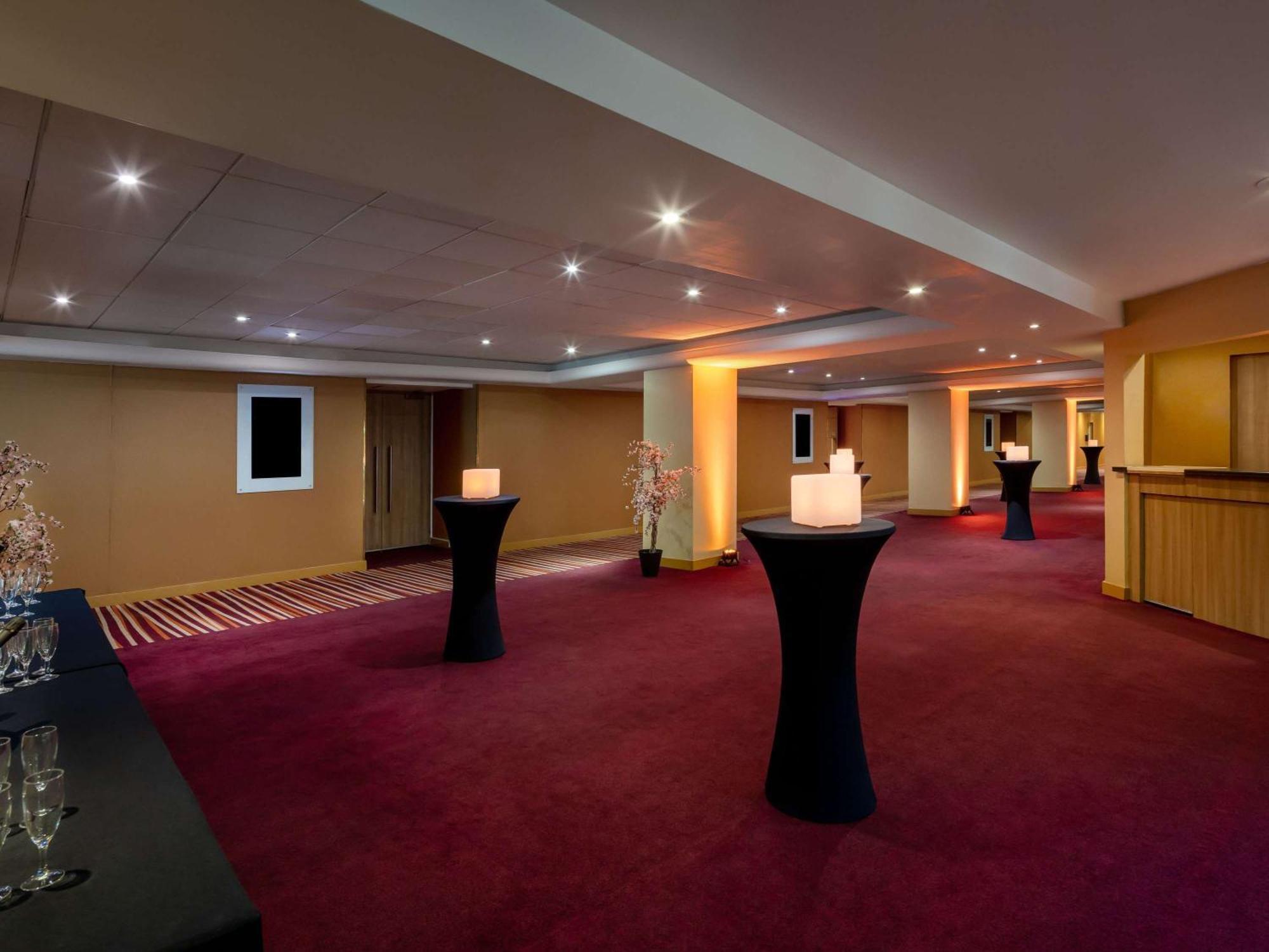 Mercure Earls Court 4*